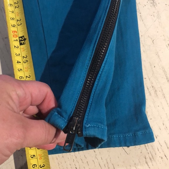 J Brand Azure size 32 jeans fits 12-14 (turquoise) stretch Moto skinny - Picture 11 of 16